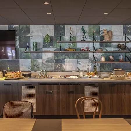 Ibis Styles Aeroport ホテル 3*