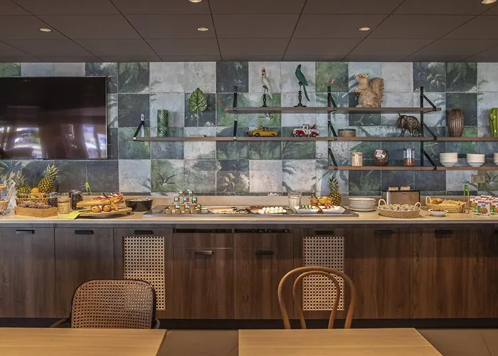 Ibis Styles Aéroport Hotel 3*